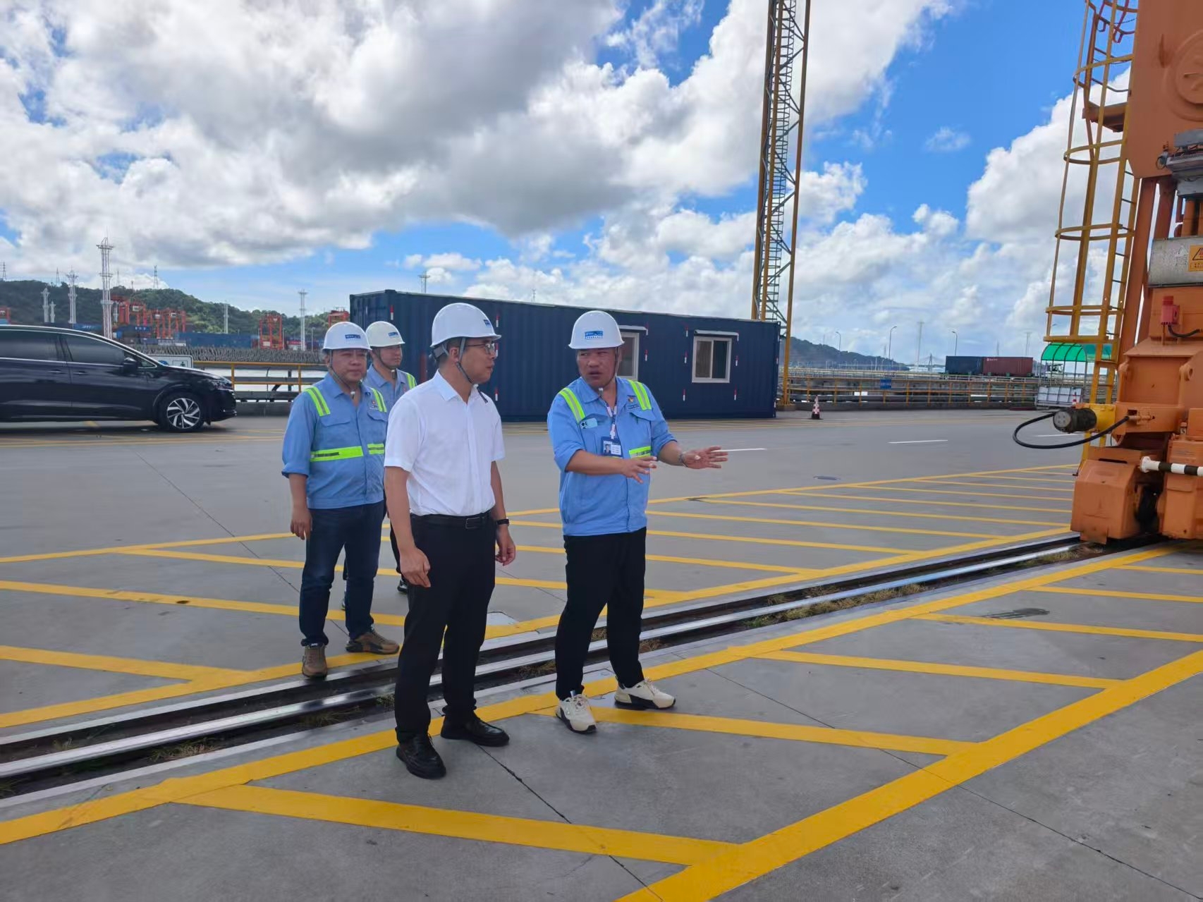 朱瑞深入状元岙公司督导检查清静生产事情