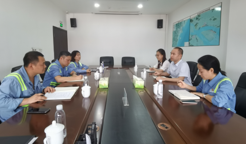 黄兆林赴龙湾公司调研党群事情