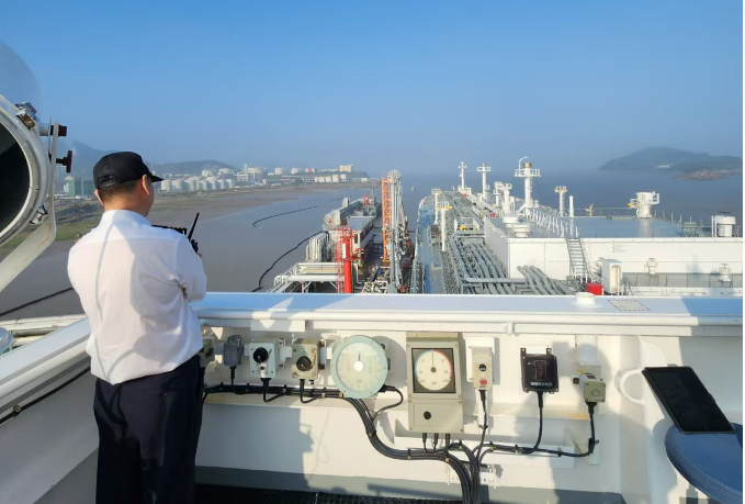 至尊国际引航站提前一个季度完成年度引航艘次目的